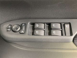 パワーウインドウスイッチ、いたずら防止・挟みこみ防止に、ウインドウロックスイッチを使用ください。便利な電動可倒式ミラースイッチ