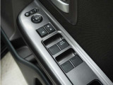◆パワーウィンドウスイッチ◆運転席から全席の窓の開閉操作を行うことが出来いつでも換気ができます!