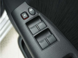 ◆パワーウィンドウスイッチ◆運転席から全席の窓の開閉操作を行うことが出来いつでも換気ができます!