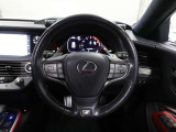 各操作スイッチなどもハンドルから手を放すことなく操作可能で安全運転に支援いたします!