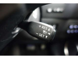 【クル-ズコントロ-ル】・・・高速道路などで一定速度でのクルージングが可能。 余分なアクセル操作を減らし、ドライバーの負担を軽減。 燃費の向上にも貢献します。