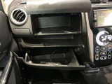 車検証入れになどにも使える便利な収納BOXあります。