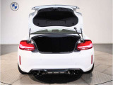 【トランクルーム】十分な容量を確保したトランクルーム。環境へ配慮したスペアタイヤ非搭載のBMW。その分、トランクスペースを有効活用できる様にしてあります。