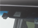 ◆Honda SENSING◆ カメラ等装置で精度の高い検知能力を発揮、安全運転を支援します。ステアリング上のコントローラーに注目!