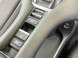 【電子制御パーキングブレーキ】スイッチを引くだけでパーキングブレーキの操作が可能です。【ドライブモードスイッチ】SPORTモード・NORMALモード・ECONモードの用途に合わせた選択ができます。