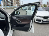 また、BMW正規認定中古車は、エマージェンシーサービスが自動付帯。24時間365日、皆様のカーライフをサポート致します。確かな安心のうえで、「駆けぬける歓び」をご堪能ください。