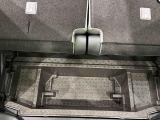 ラゲージデッキボードの下には大容量の収納ができる深底ラゲージアンダーボックス