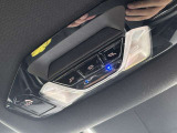 SOSコール装備です。緊急時は遠慮なく押してください。BMWメーカーエマージェンシーに直結致します。