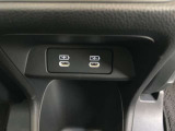 後部座席用のUSBジャックです!
