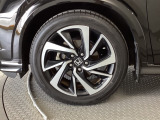 アルミホイールです。足元が引き立つので、車全体のイメージがアップしますよ!