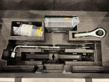 ラゲージの下にはジャッキや応急パンク修理セットが備わっています