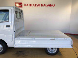 荷台アオリは3方向開き!フラットな荷台で効率よく荷物を積み降ろし出来ます!