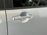 品質へのこだわり!フロアマットやシートなど車内をキレイに清掃し、ニオイや汚れなどを徹底的にクリーニングしてもらっております。室内はピカピカです☆