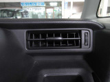 運転席側のエアコン吹き出し口画像です。