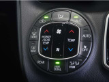 オートエアコンが付いています!1年中快適な室内を提供。車内温度を設定すると風量を自動で調整してくれます。