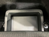 助手席の下に濡れた物でも入れられる便利な収納ボックス付!!