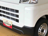 死角になりやすい左右方向の障害物をブザーで知らせてくれるコーナーセンサー搭載
