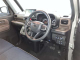 分かりやすく操作しやすい運転席まわりです☆