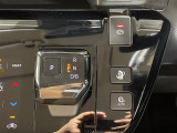 【電動パーキングブレーキ】パーキングブレーキを指先だけで操作可能です!力の弱い人にも安心してブレーキをかけていただけます!