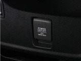 ◆アクセサリーソケット◆ドラレコの電源やスマートフォンの充電等に使用できる便利な電源ソケット!使いやすい場所に装備されています。