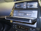 CD、DVDの再生ができます。