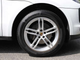 F:235/55R19、R:265/50R19