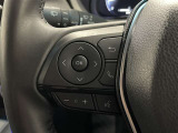 マルチインフォメーションディスプレイ内の表示切替や運転支援機能、オーディオの操作をステアリングから手を放さず行うことができ、運転に集中できます。