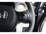 Hondaセンシングの機能のひとつ、アダプティブクルーズコントロール付!アクセルから足を離しても設定したスピードと前車との車間を保ち走行してくれます!車線維持もアシスト☆高速道路で疲労軽減ですね☆