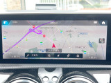 ●ベンツ純正ナビ:一体感のあるナビは、高級感ある車内を演出してくれます。Bluetooth再生などオーディオ機能も充実しておりますので、運転もより楽しめます♪