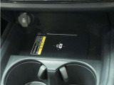 ◆ワイヤレス充電器◆ワイヤレス充電対応のスマートフォンを置くだけで充電が可能でとても便利な機能です。