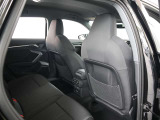 クオリティの高いシートを採用するのは、Audiのクルマづくりの哲学のひとつです。特に座り心地が重要です。体の大きなドイツ人が座っても頑丈な耐久性があります。。しかも肌触りも良く高級家具のようです。
