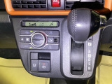 運転席周辺のスマートなレイアウトが、操作のしやすさを実現。快適なドライブをサポートします。