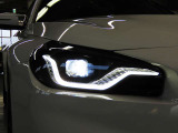 アダプティブLEDヘッドライト車が曲がる方向を照射、また車速に応じて照射範囲や到達距離を自動制御するバリアブルコントロールライト付き LEDは太陽光に近く優れた視認性を発揮、消費電力も低減のため省燃費に貢献