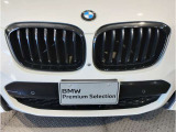 【キドニーグリル】BMWは約90年もの間、ほぼ全ての車両にひと目でBMWだと分かるこの特徴的なフロントグリルが備えられ、デザイン・アイコンとして親しまれてきました。