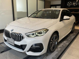 一目で伝わるBMW特有のスポーティーなプロポーションは、BMWの走行性能を生み出すのに欠かせない要因の一つです。細部まで拘りぬいたお車をぜひ一度ご覧ください!