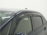 ◆ドアバイザー◆悪天候時にも窓を少し上げて換気を行えるので便利です♪