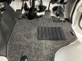 ダイハツディーラーでは「ダイハツ認定U-CAR」という基準を設け、車選びに詳しくないお客様でも「安心して選べる」をご提供しています。
