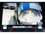 バックギアに入れるとバックカメラの映像がナビに映ります。障害物までの距離もわかりやすいです。