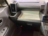 納車前にはプロのメカニックが、各部の点検を行います。ディーラーにしか出来ない品質、そしてサービスできっと満足していただけると思います!