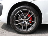 F:265/40ZR20、R:295/40ZR20