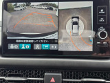 マルチビューカメラを装備。車両周囲の状況を確認しやすく、駐車時の安心感を高めます。