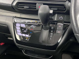 操作が簡単なシフトレバーですのでストレスなく運転が出来ますよ!