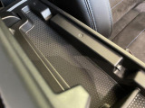 安心のBMW認定中古車は100項目の箇所を徹底的にチェック致します。機械的な箇所や電気系、コンピューターなどをご納車前に点検し、交換基準に達した部品は全て新品に修理返品した後にご納車致します。