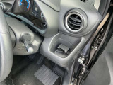 運転席、助手席の前にドリンクホルダ-が付いています!