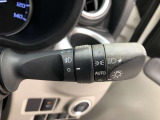 ライトスイッチです。「AUTO」にすると外の明るさに応じてスモールライト・ヘッドライトが自動でON・OFFします。夕暮れ時や屋内駐車場、トンネルなどに便利です。フォグランプもON・OFFできます。
