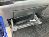下段グローブボックス写真です。