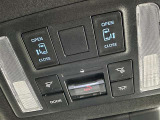 駐車場でも安心の電動ドア