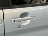 品質へのこだわり!フロアマットやシートなど車内をキレイに清掃し、ニオイや汚れなどを徹底的にクリーニングしてもらっております。室内はピカピカです☆