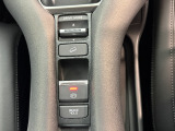 電子パーキングに加えてブレーキホールドシステムを装備しておりますので、信号待ちや踏み切り待ちでもブレーキを踏まずに停止できます!発進する際はアクセルを踏むだけですので渋滞時などはかなり楽ですね!