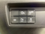 DSC(横滑り防止装置)OFFに旗印が付いている【DSCトラック】モードは、サーキットなどでスポーツ走行する時に、DSCの作動頻度を抑え、車両の横滑りを許容するシステムです。